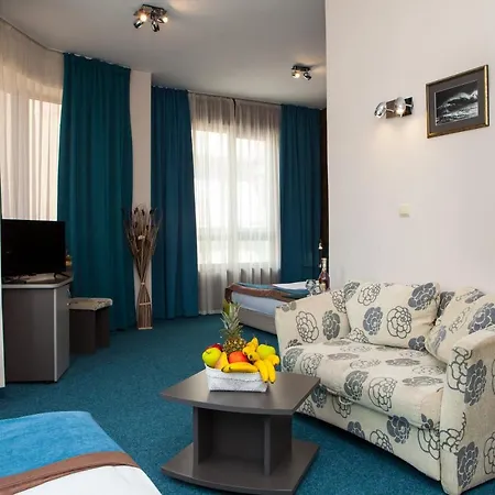 Hotel Opera Family - Former