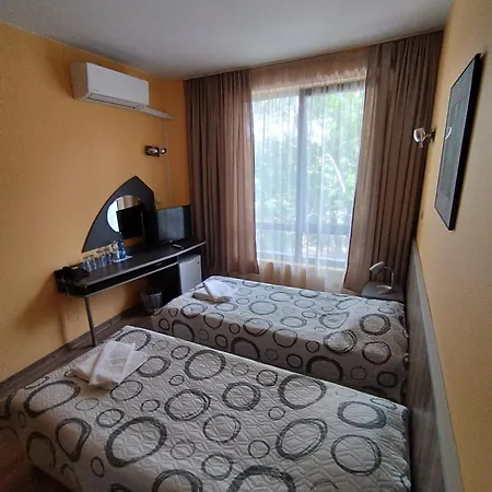 Hotel Opera Family - Former