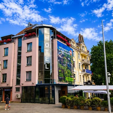 Opera Family - Former Hotel Varna