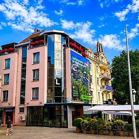 Opera Family - Former 3* Varna